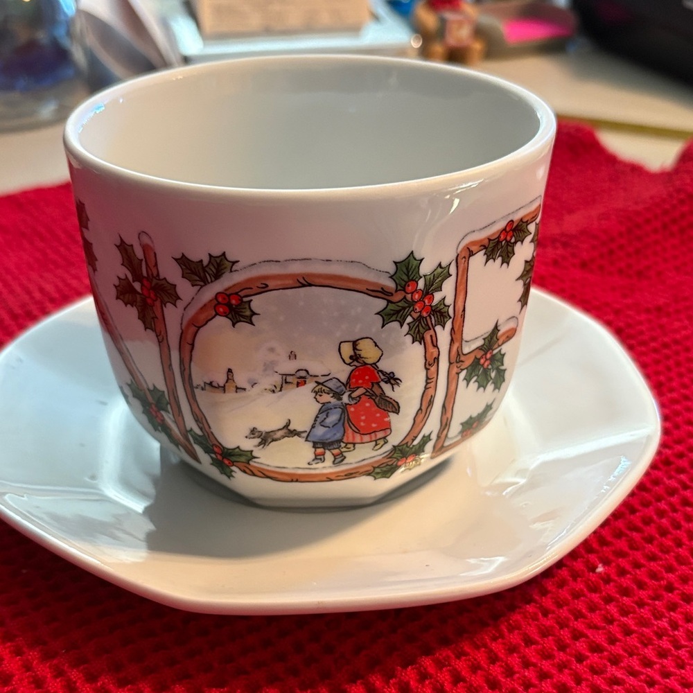 BIA Cordon Bleu, Noel Festive Holiday Teacup with Saucer